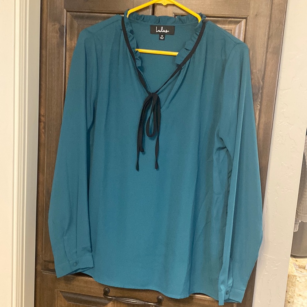 EUC- Lulus blouse- M